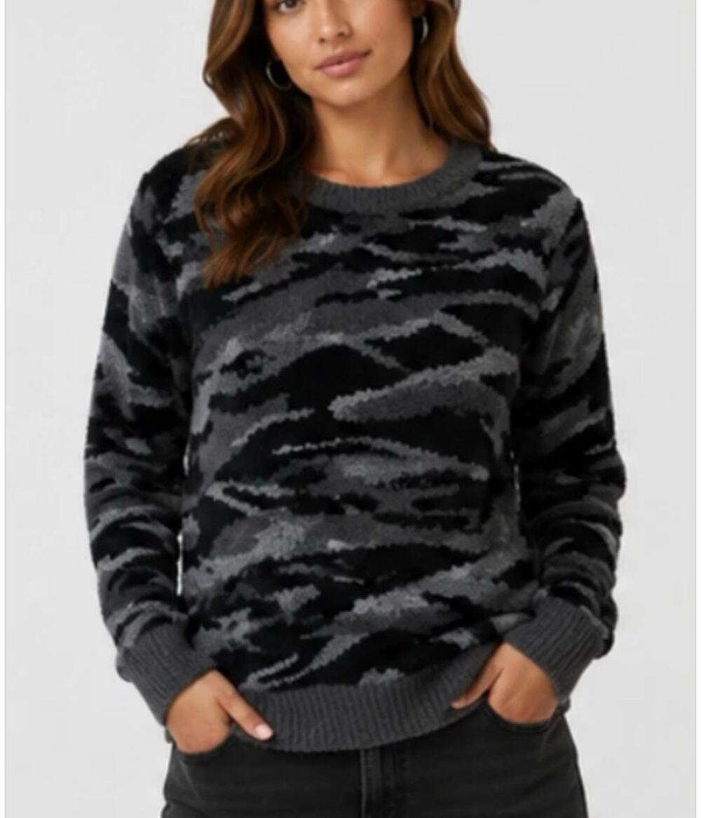 NWT BAREFOOT DREAMS CARBON CAMO COZYCHIC SEASIDE Sweater Black Gray Small